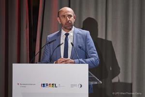 Generaldirektor Franz Ruf bei der Eröffnung des 2. Herbstsymposiums.