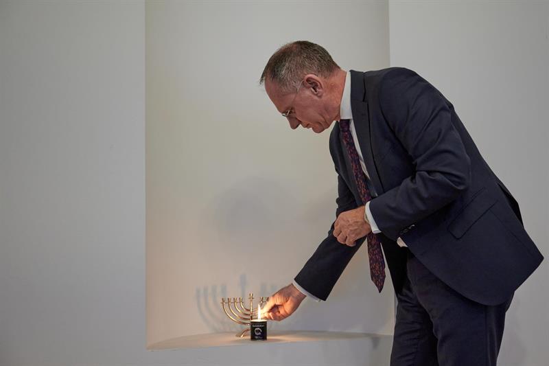 Innenminister Karner: "Der Kampf gegen Antisemitismus ist Teil der modernen österreichischen Identität."