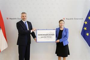 Innenminister Karl Nehammer bei der Pressekonferenz mit Integrationsministerin Susanne Raab.