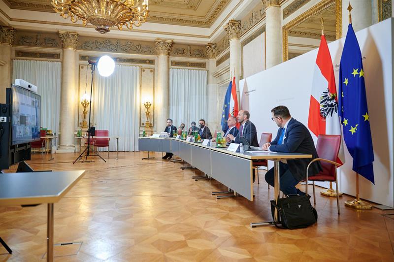 Karner: "Bei den Demonstrationen gegen Corona-Maßnahmen sehen sich Journalistinnen und Journalisten immer wieder Angriffen Radikaler ausgesetzt."