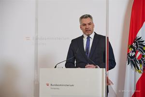 "Bei der Reform des Staatsschutzes geht es nicht um eine trockene Verwaltungsreform, sondern darum, eine wichtige Säule der Demokratie zu stärken", sagte Innenminister Karl Nehammer.