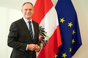 Innenminister Gerhard Karner dankt den Ermittlerinnen und Ermittlern.