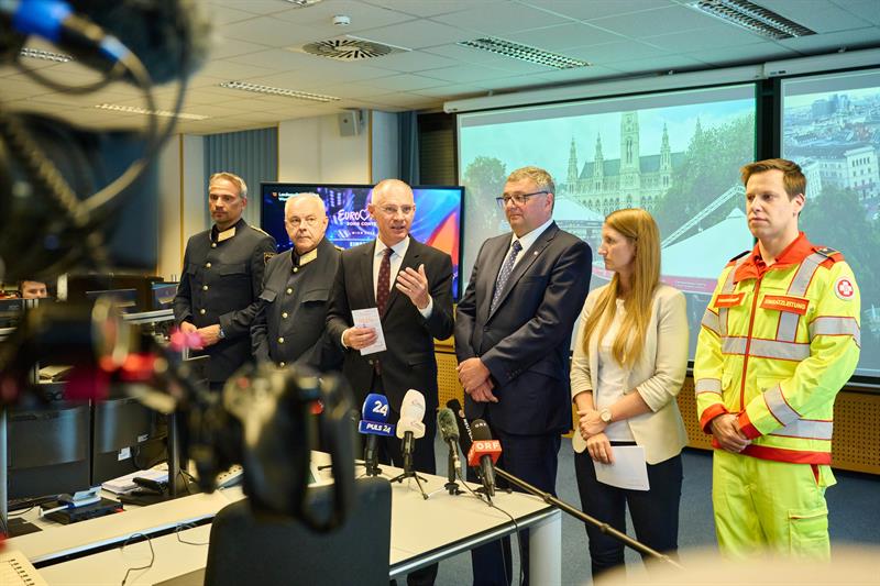 Die Sicherheit der Besucherinnen und Besucher in Wien hat oberste Priorität, entsprechend stark ist auch der multidisziplinäre Kräfteansatz der Wiener Polizei und des Innenministeriums.