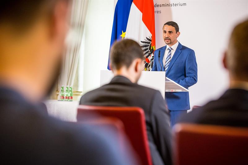 Foto zu Artikel: Verfassungsschutzbericht 2022 zeigt die aktuellen Herausforderungen für den Verfassungsschutz