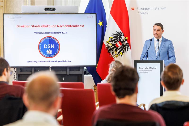 Foto zu Artikel: Verfassungsschutzbericht 2024: Sicherheitslage wird komplexer und vernetzter